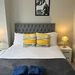 Modern 1 Bed Apartment Central Manchester Sleeps 2