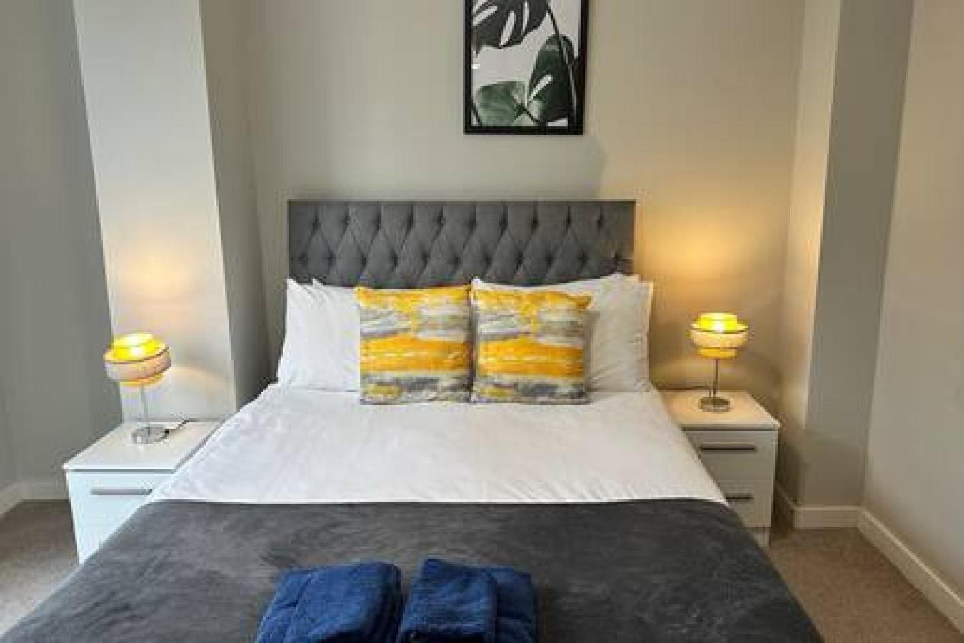 Apartment Modern 1 Bed Sleeps 2 *