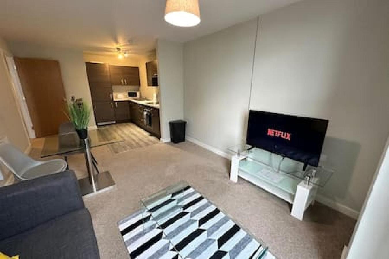 Modern 1 Bed Sleeps 2 *